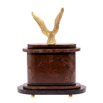 Часы настольные бронзовые из натурального камня Лемезит с декором в виде горного орла Eagle Stone Clock варинант исполнения - 4 | Loft Concept в Омске