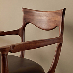 Кушетка с деревянным каркасом и сиденьем из коричневой натуральной кожи Moon Walnut Furniture варинант исполнения - 3 | Loft Concept в Омске