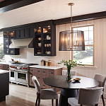 Люстра цвета латунь с 6-ю лампами свечами внутри цилиндрического абажура из черных металлических реек Kichler варинант исполнения - 8 | Loft Concept в Омске