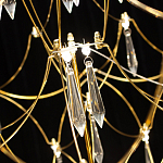 Люстра подвесная с изогнутым металлическим каркасом и множеством хрустальных подвесок Золото Диаметр 80 см Quasar варинант исполнения - 2 | Loft Concept в Омске