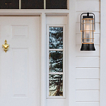 Настенный фонарь цилиндрической формы с рифленым стеклом в золотом каркасе на черном прямоугольном основании Eurofase варинант исполнения - 7 | Loft Concept в Омске