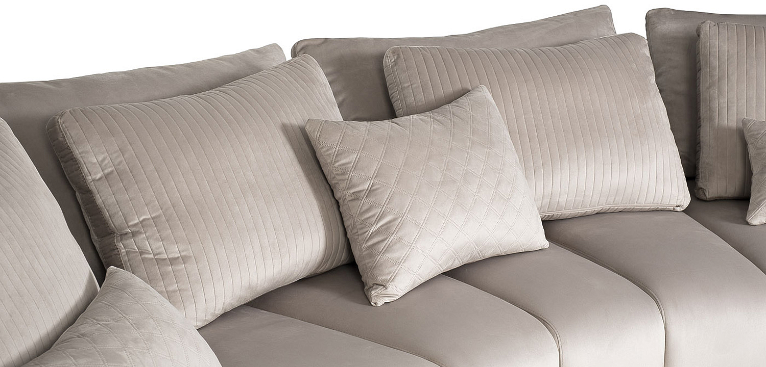 Диван Brody Grande cream sofa Диван Brody Grande cream sofa - Loft-Concept в Омске