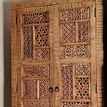 Этнический шкаф с орнаментом резьба из дерева Indian Antique Furniture варинант исполнения - 1 | Loft Concept в Омске