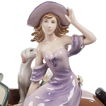 Статуэтка фарфоровая Девушка с автомобилем Charming Statuette варинант исполнения - 1 | Loft Concept в Омске