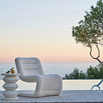 Кресло изогнутое с обивкой из ткани букле Smooth Bend Boucle Chair варинант исполнения - 6 | Loft Concept в Омске